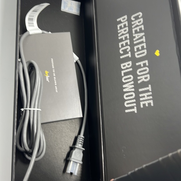 Drybar 3 Day Bender 1"curling iron Open Box Gently used - Picture 3 of 3